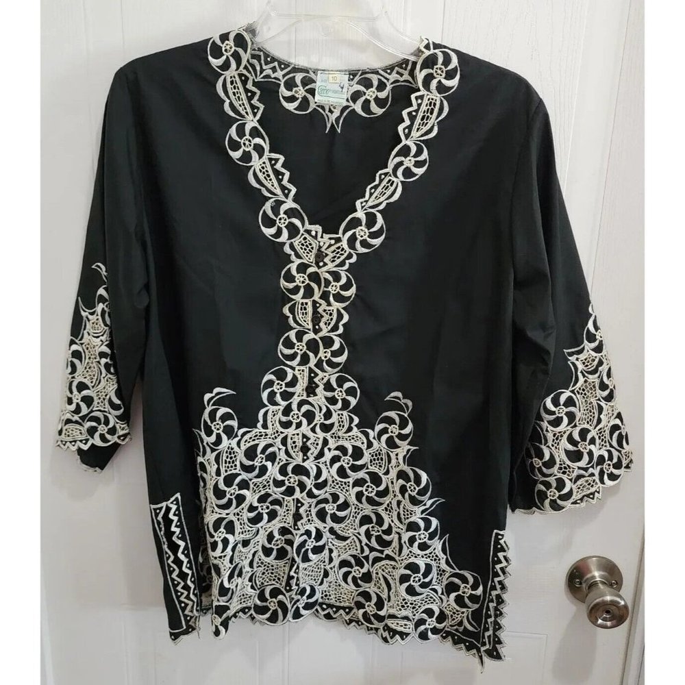 Vtg Caro of Honolulu‎ Women's Embroidered Button Up Blouse Top Black/White Sz 10
